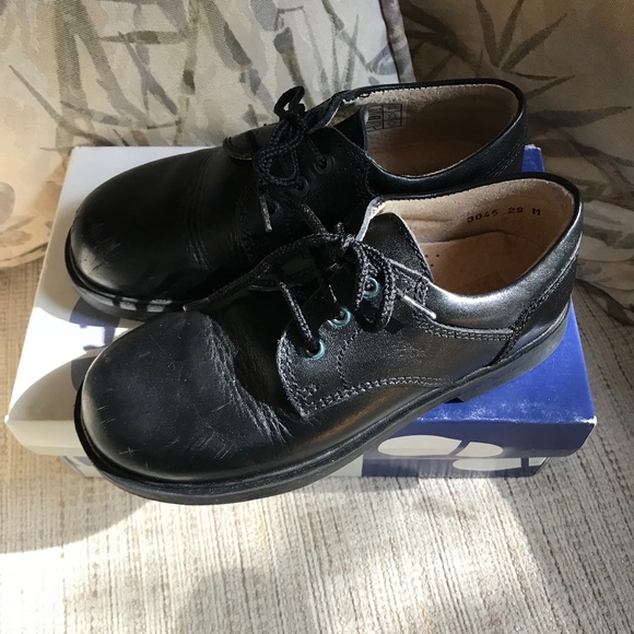 Right Step Other - Kids Black Leather Dress Shoes - size 29 (US 11.5 Little Boys)